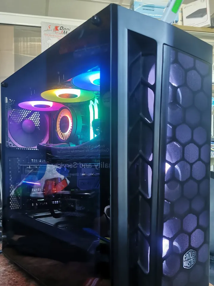 Геймърски компютър в кутия Cooler Master със стъклен панел и RGB вентилатори – сглобен в Ямбол